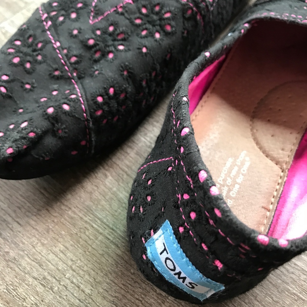 Sold on eBay • TOMS SIZE 10W BLACK PINK FLOWER - Picture 8 of 8
